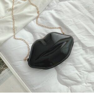 Lip Shaped- Kisses Hard-shell Crossbody Handbag /Purse- Black - NWT